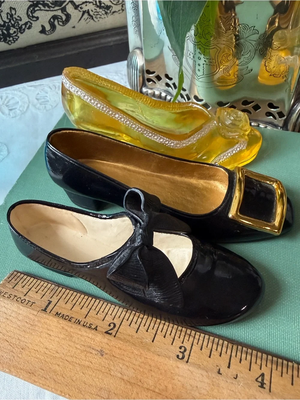 Just The Right Shoe by Raine Vintage decor Shoe miniatures 1990’s set